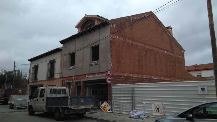 Vista desde la calle en construcción