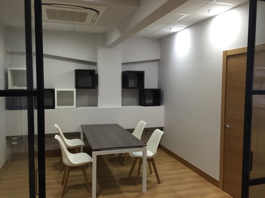 Vista despacho de reuniones internas. 