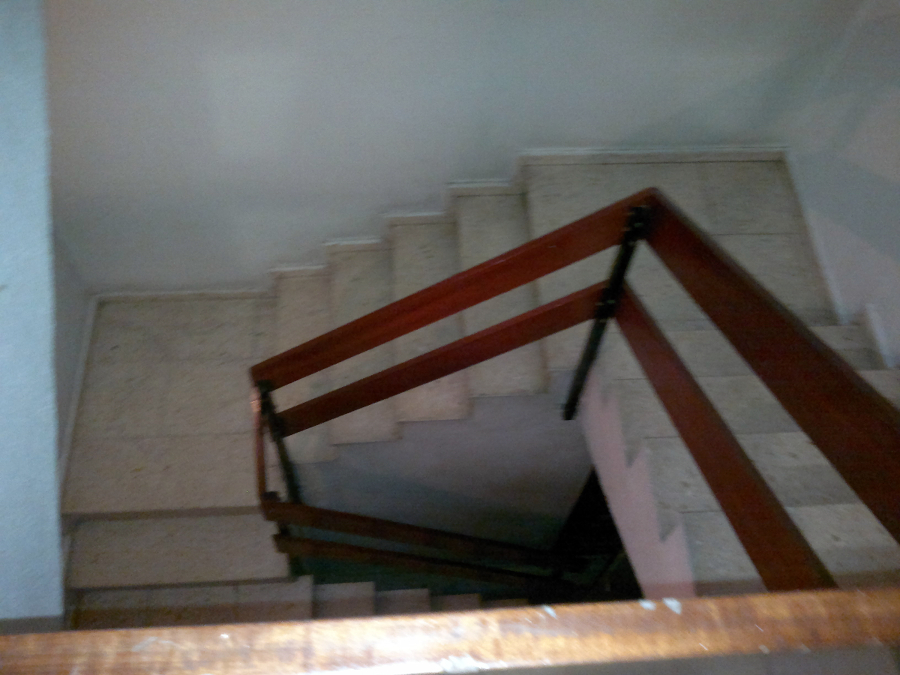 VISTA ESCALERA DESDE PLANTA BAJA