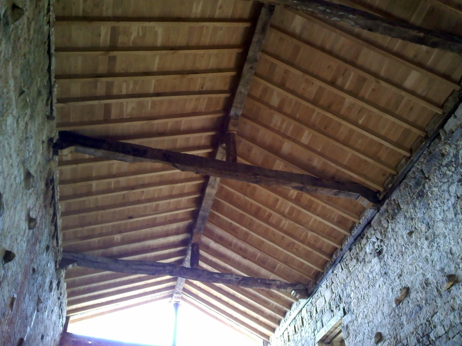 Vista estructura de nave contigua a la casa principal