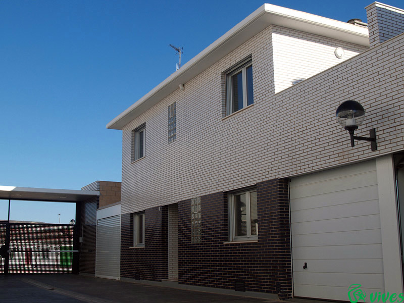 Vista exterior de una vivienda de la promoción de adosados