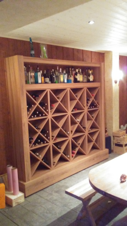 Vista frontal botellero