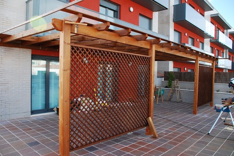 Vista frontal con celesía