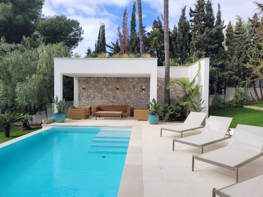 VISTA FRONTAL PORCHE PISCINA