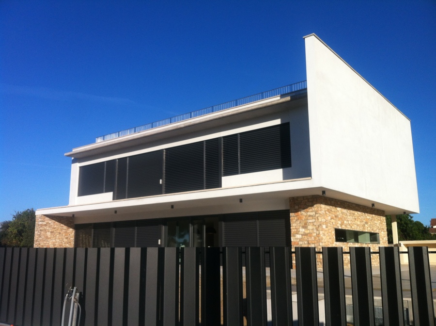 Vista frontal vivienda