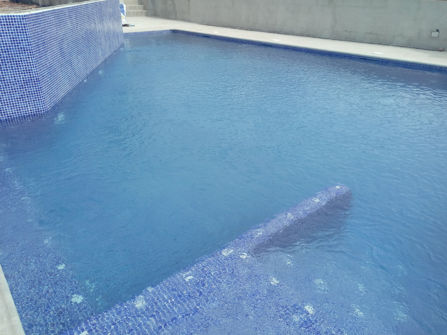 Vista general de la piscina en marcha.