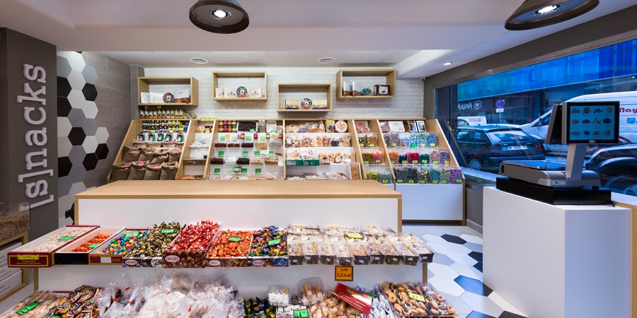 Vista general del puesto de frutos secos