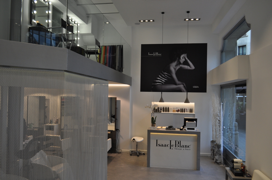 Vista general del salón de belleza.