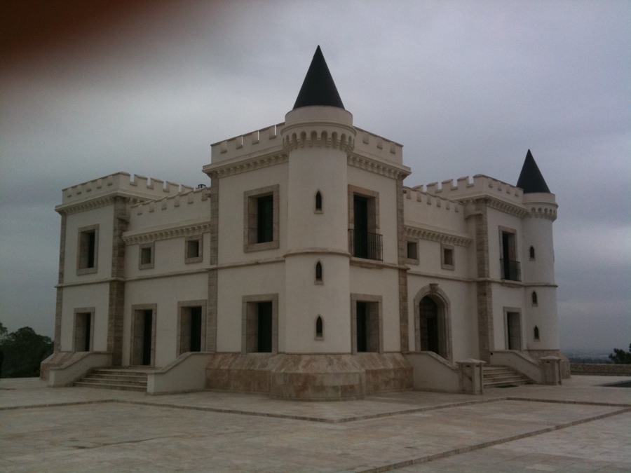 Vista general exterior castillo destinado a uso residencial