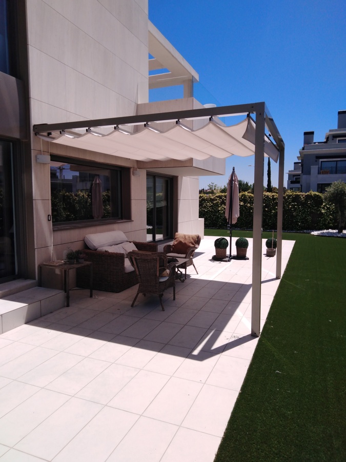 Vista general pérgola echada