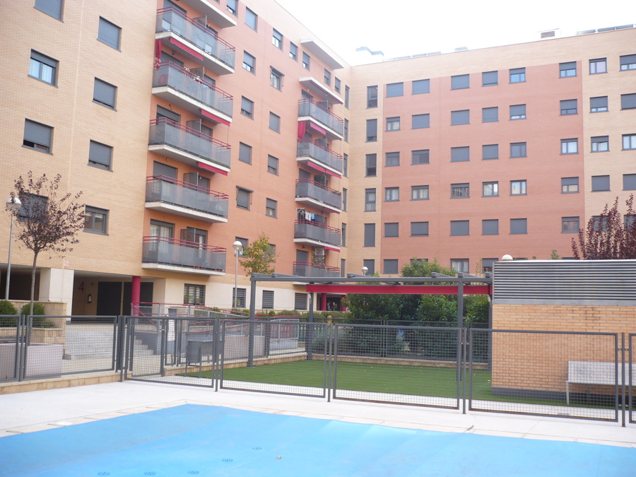 Vista interior desde la piscina