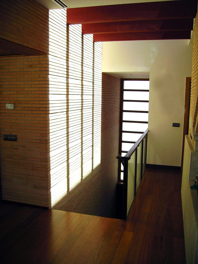 VISTA INTERIOR. ESCALERA