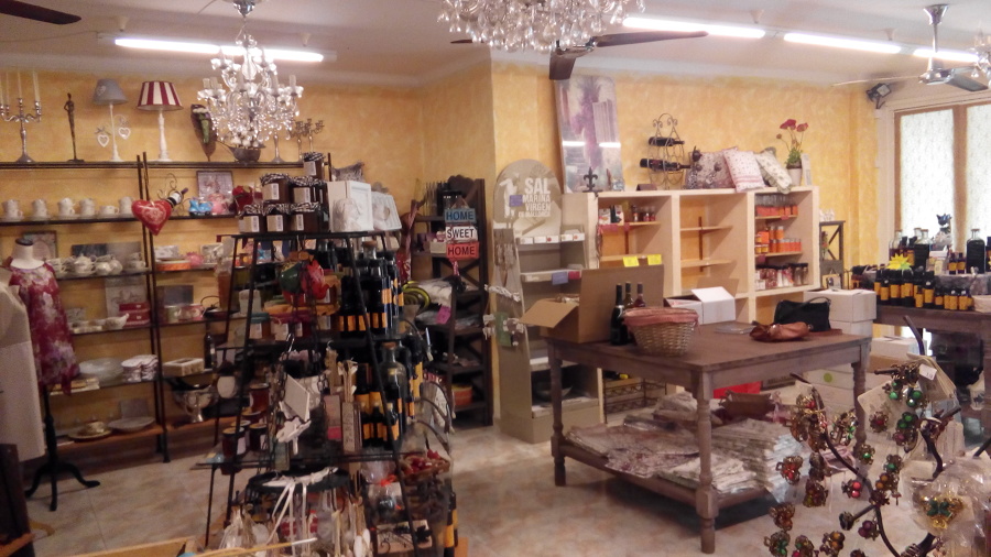 Vista lado derecho del local