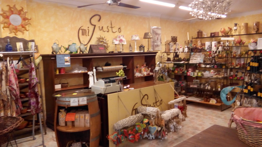 Vista lado izquierdo local, posicion caja