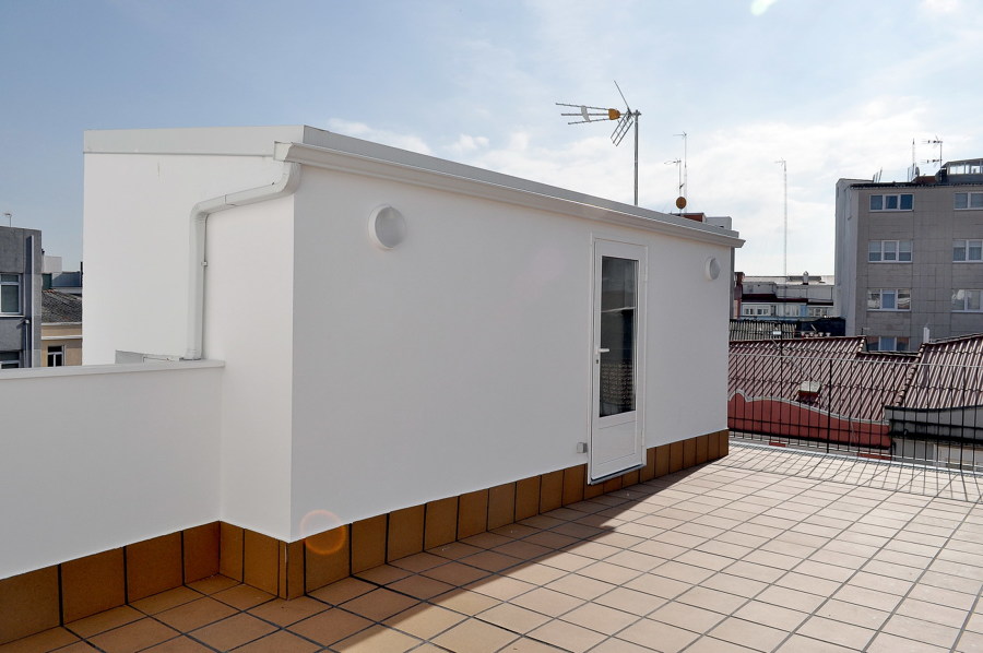 Vista salida caja escaleras y sala de máquinas ascensor
