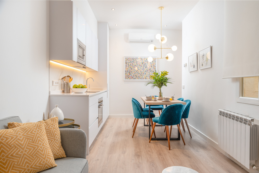 Vista salón y cocina integrada