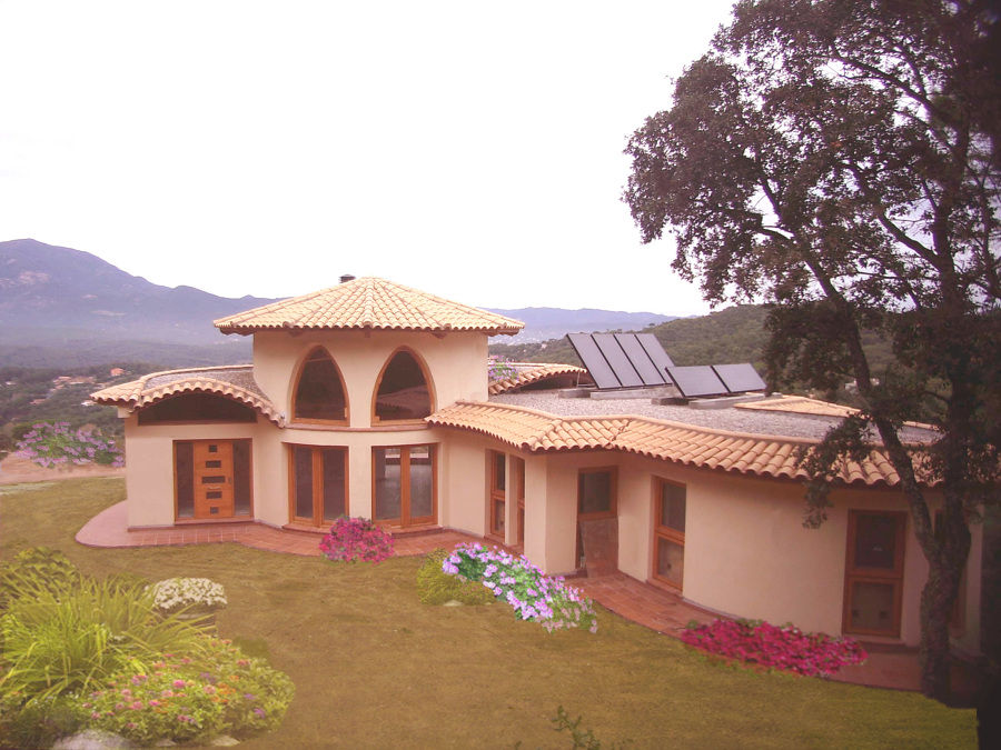 Vivienda Bioclimática y Bioconstructiva Montseny