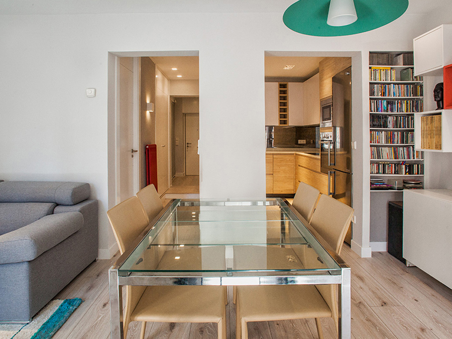 Comedor con mesa de vidrio