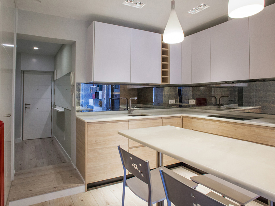 Cocina con encimeras de mármol