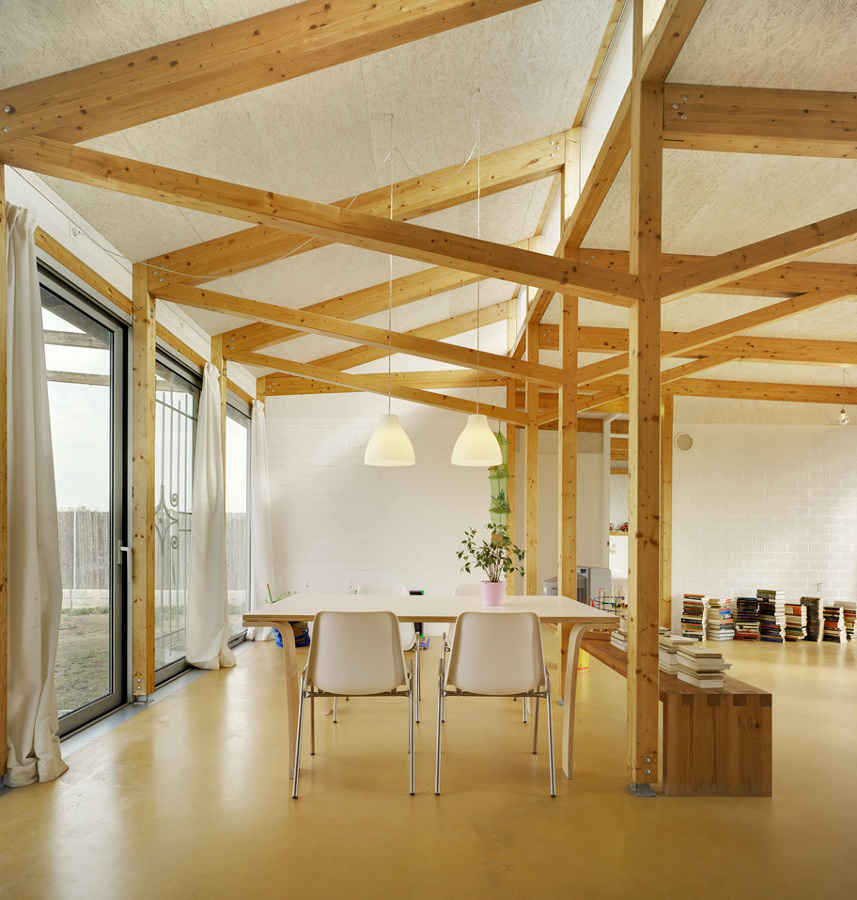 Vivienda con vigas de madera