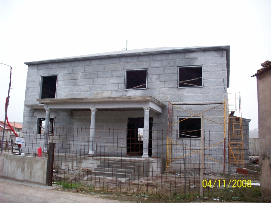 Vivienda de granito en Camporredondo