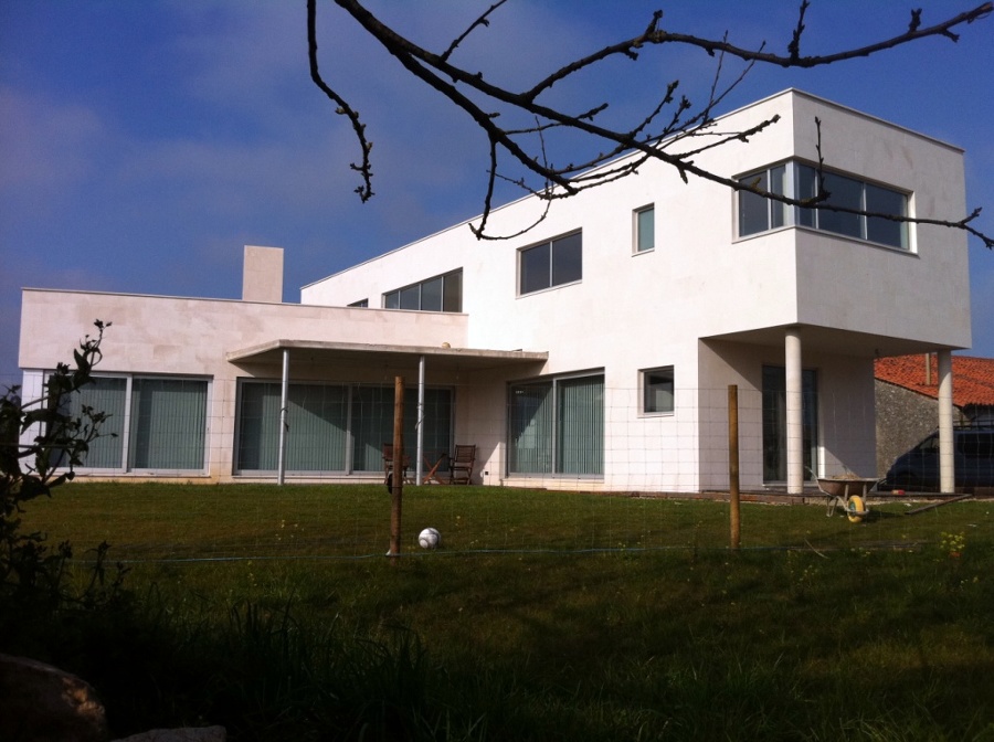 VIVIENDA EN ESCOBEDO