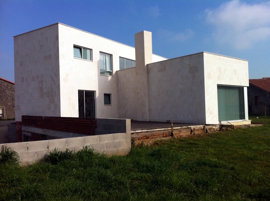 VIVIENDA EN ESCOBEDO