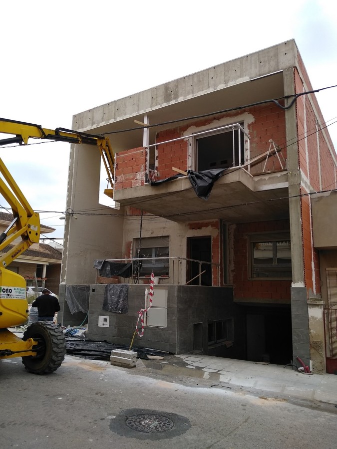 Vivienda en fase de revestimientos