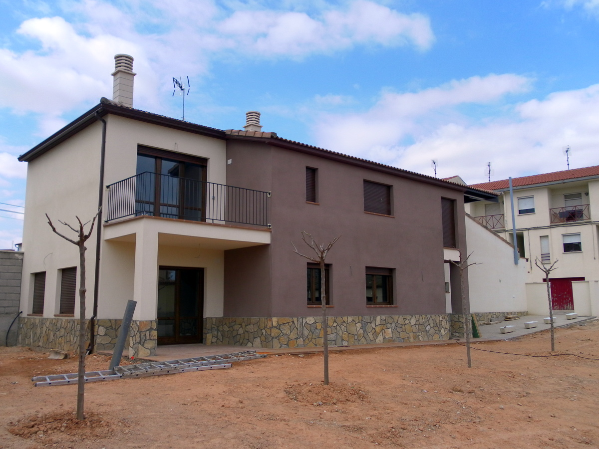 VIVIENDA EN URREA