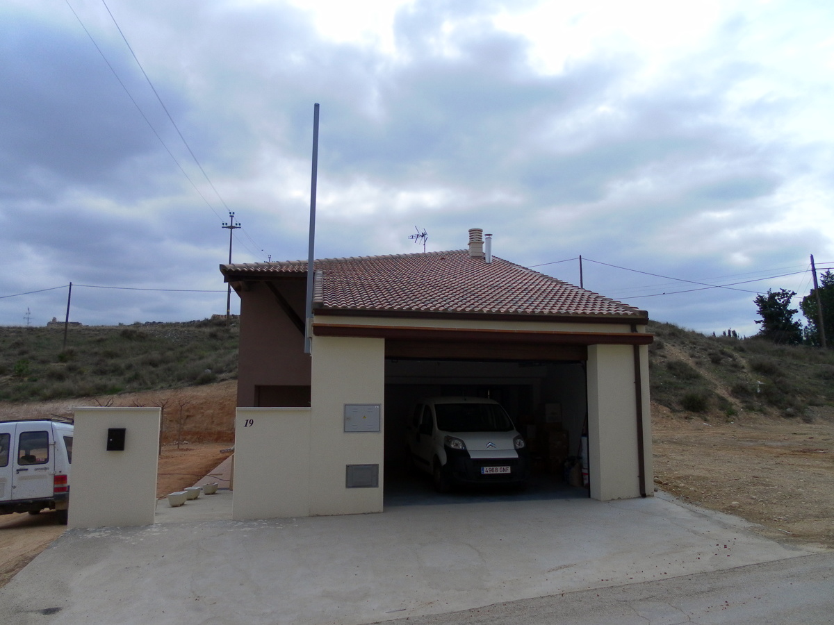 VIVIENDA EN URREA