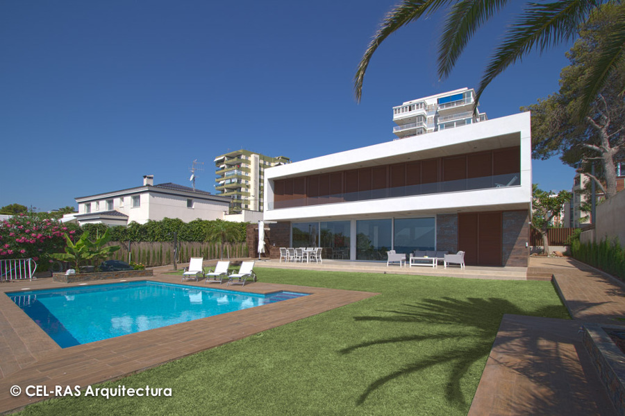 Vivienda Unifamiliar Aislada a orillas del Mediterráneo.