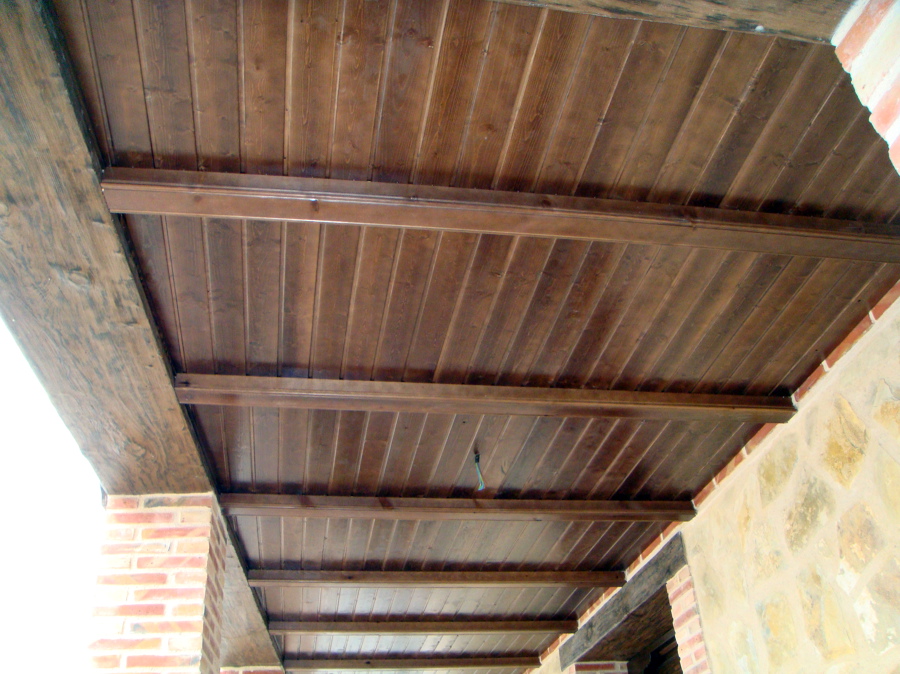 VIVIENDA UNIFAMILIAR CON PISCINA 