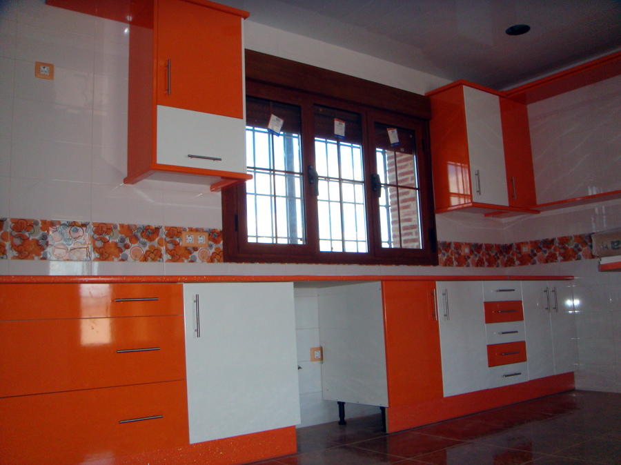 VIVIENDA UNIFAMILIAR CON PISCINA 