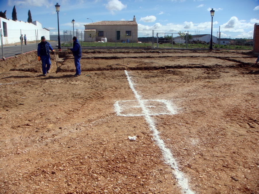 VIVIENDA UNIFAMILIAR CON PISCINA 