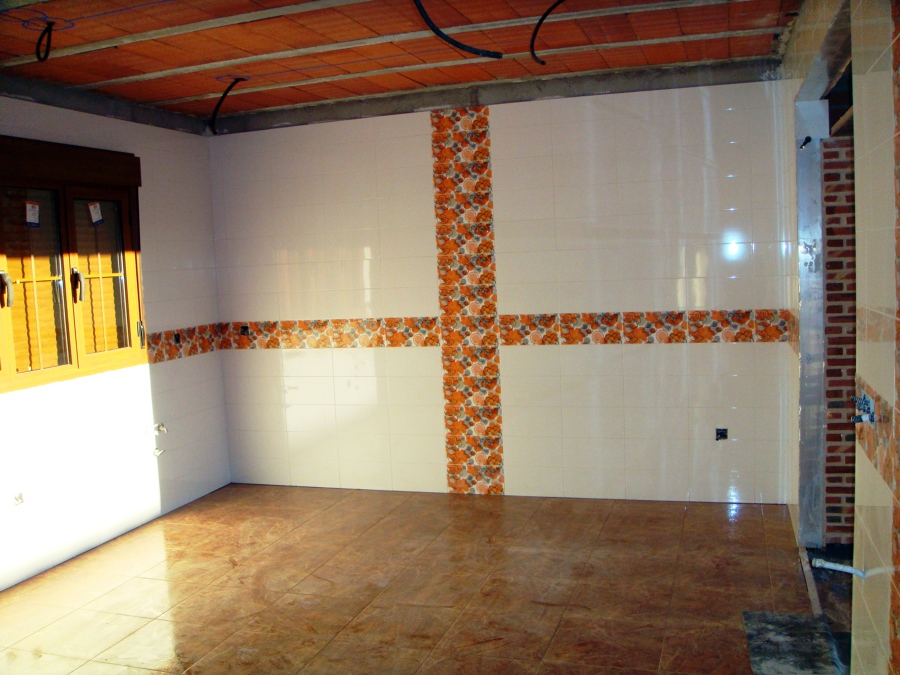 VIVIENDA UNIFAMILIAR CON PISCINA 