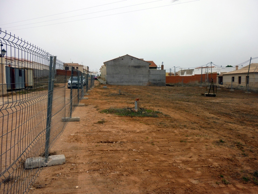 VIVIENDA UNIFAMILIAR CON PISCINA