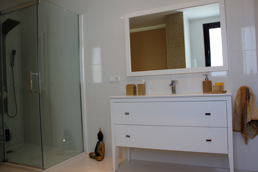 VIVIENDA UNIFAMILIAR CON PISCINA