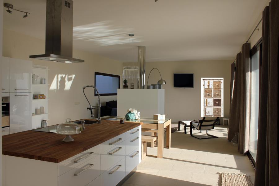 VIVIENDA UNIFAMILIAR CON PISCINA