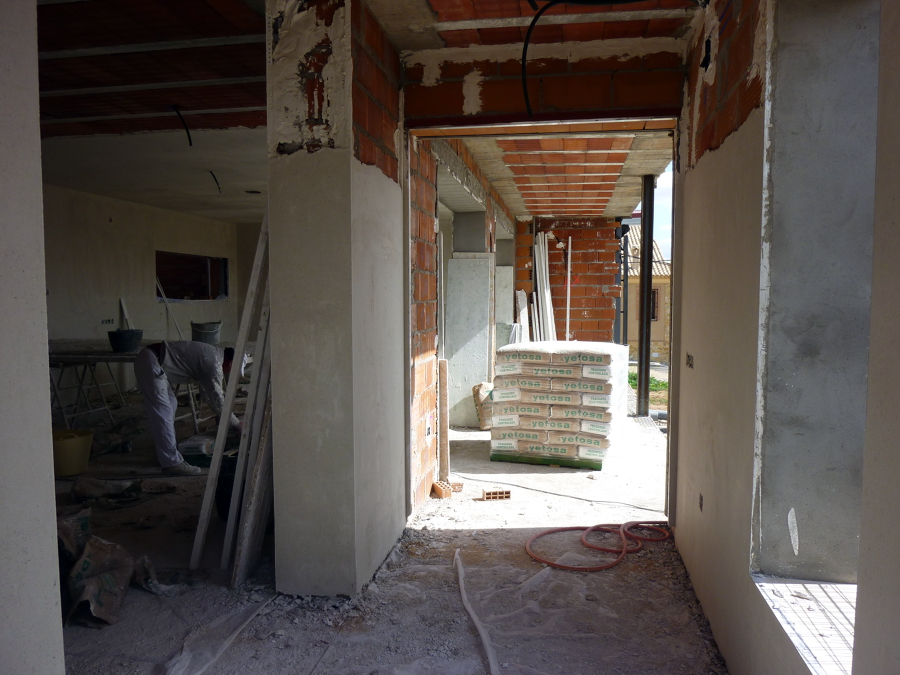 VIVIENDA UNIFAMILIAR CON PISCINA