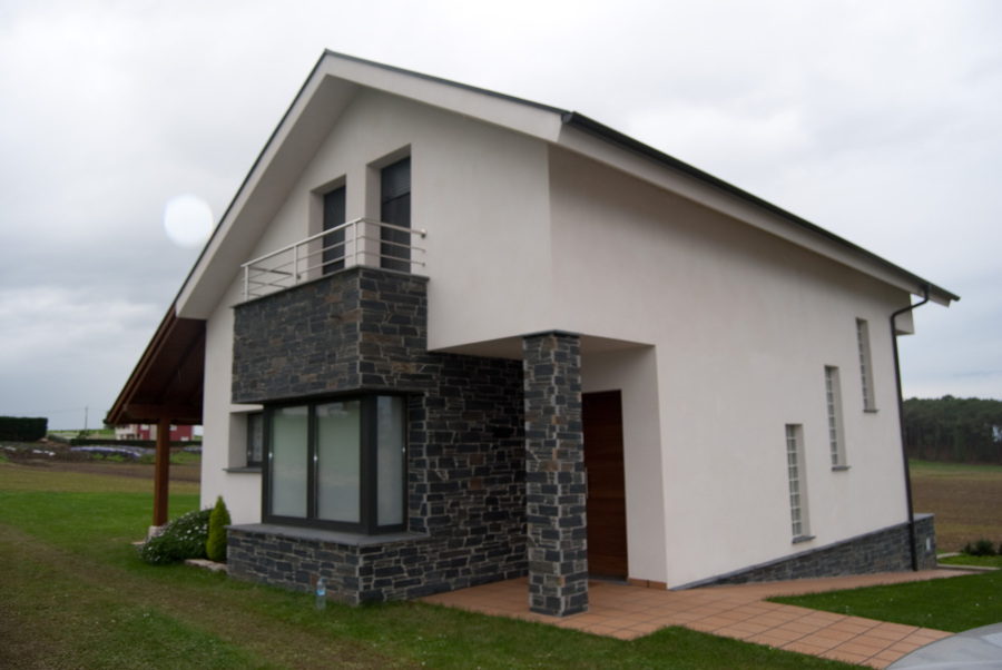 VIVIENDA UNIFAMILIAR PARTE DELANTERA