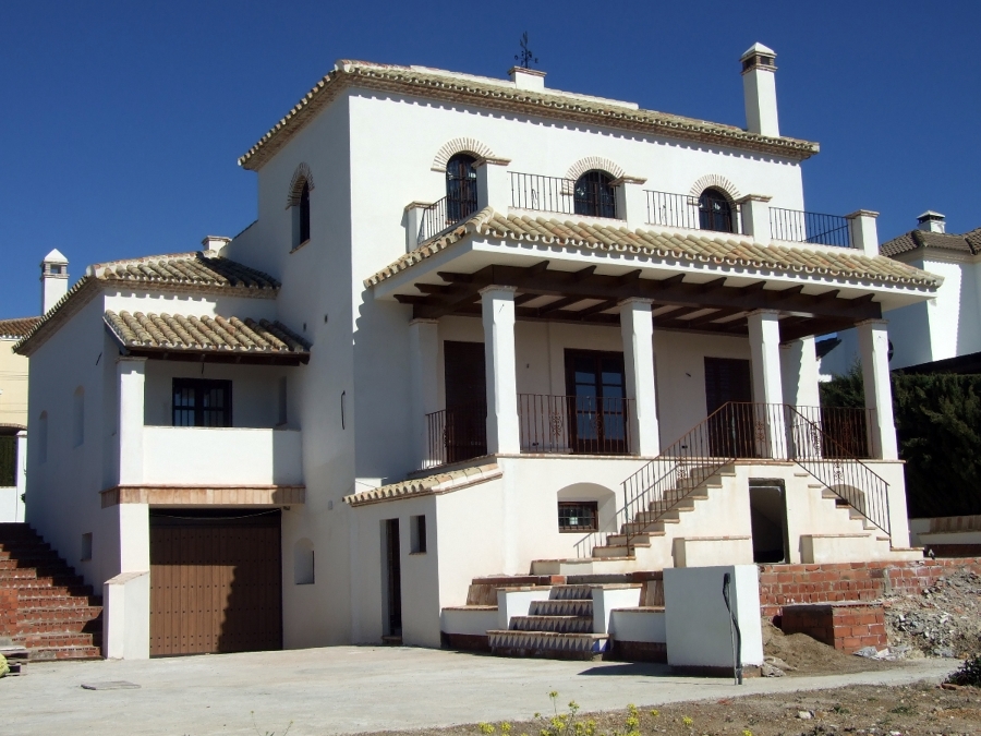 VIVIENDA UNIFAMILIAR TIPO CHALET