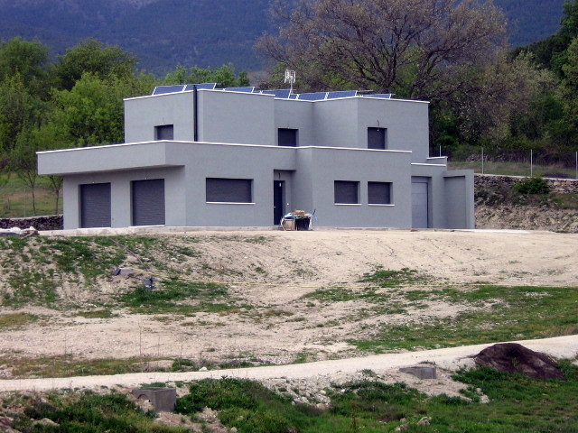 VIVIENDA UNIFAMILIAR