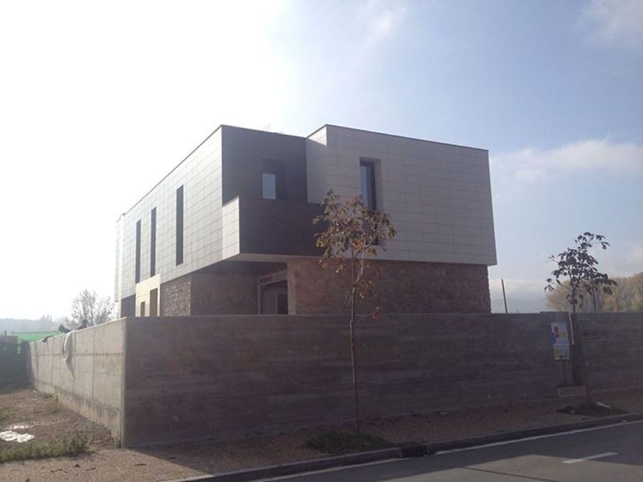 VIVIENDA UNIFAMILIAR