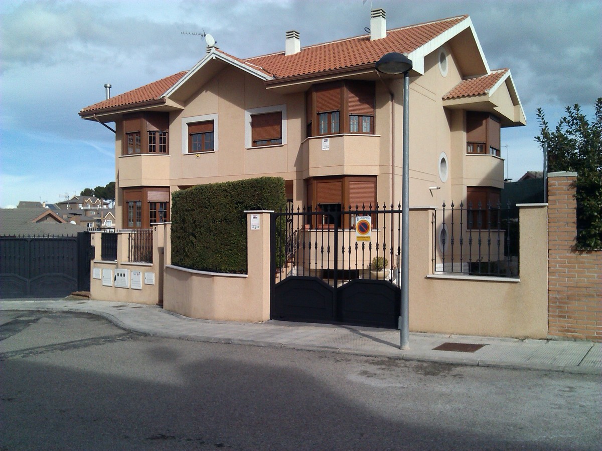 VIVIENDAS UNIFAMILIARES EN CALLE ESPERANZA