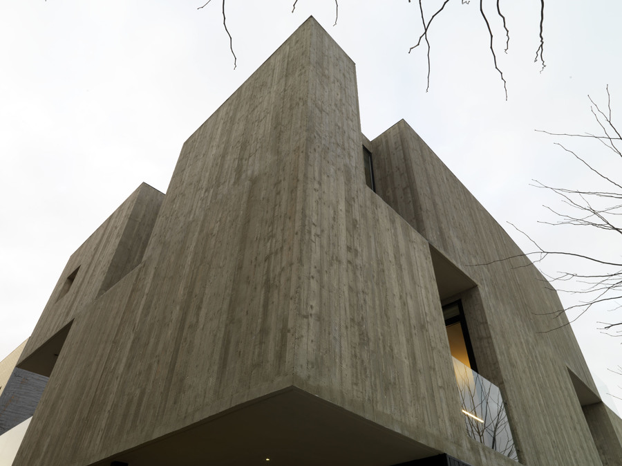 Voladizo volumen hormigón