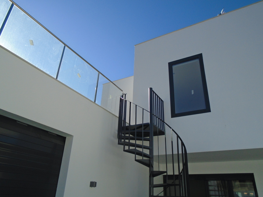 Volúmenes y escalera de caracol