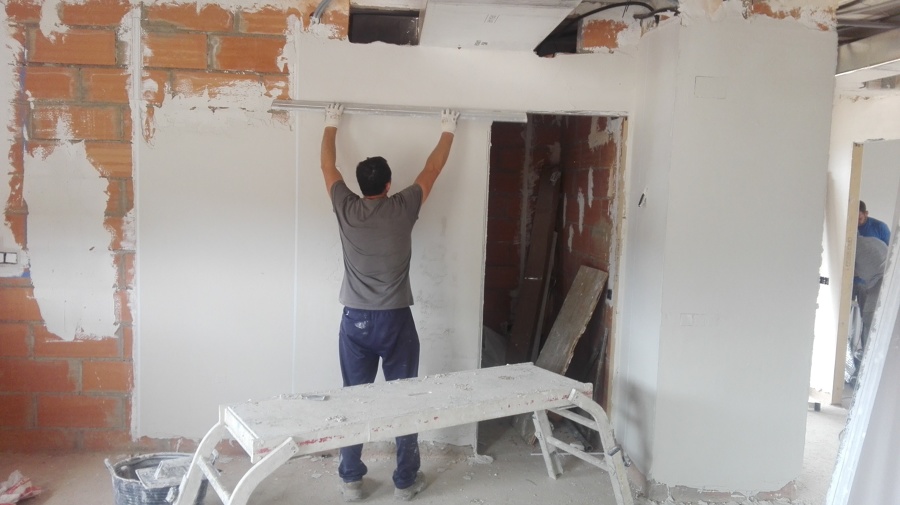 Yeso con puntas de nivel