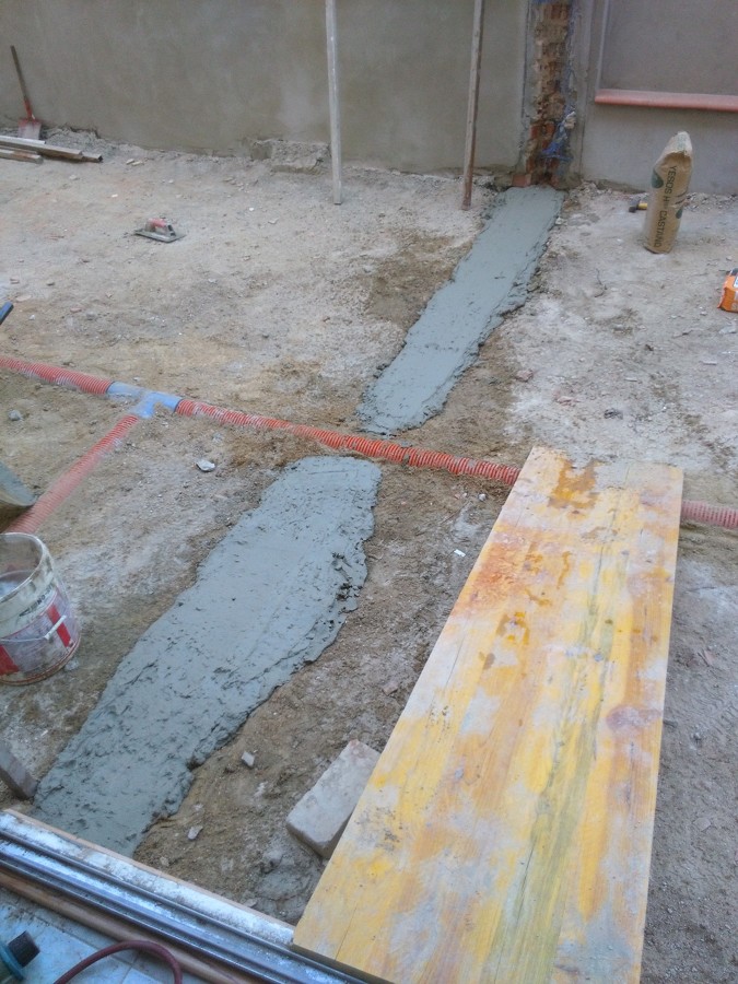 ZANJA DE HORMIGON PARA PARED MEDIANERA