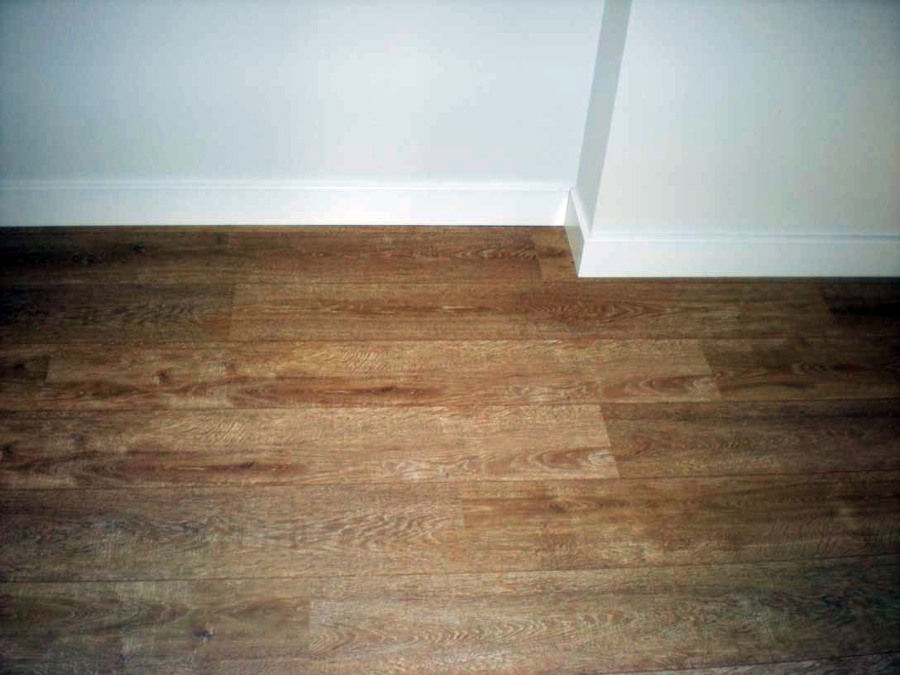 ZÓCALO LACADO BLANCO