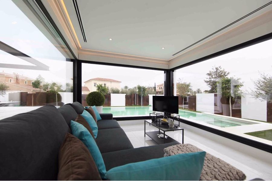 Zona anexa a piscina.